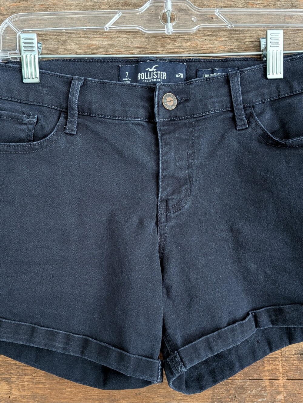 Hollister Women's Low Rise Midi Shorts Navy Blue Size 7, 28 Waist